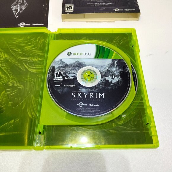 The Elder Scrolls V: Skyrim Legendary Edition Xbox 360 2-Disc Set W/ Booklet - Picture 2 of 8